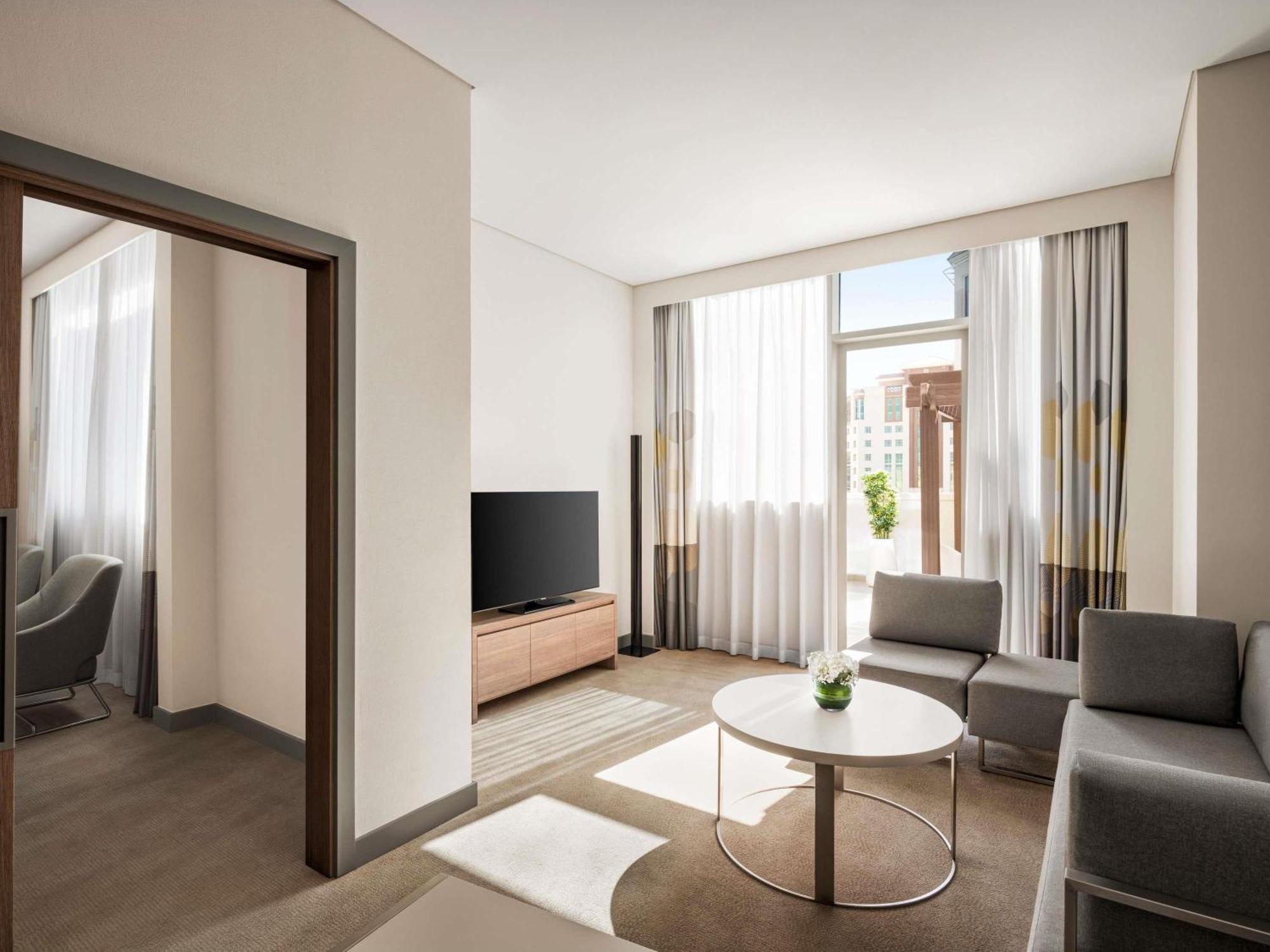 Executive Suite Jacuzzi Balcony