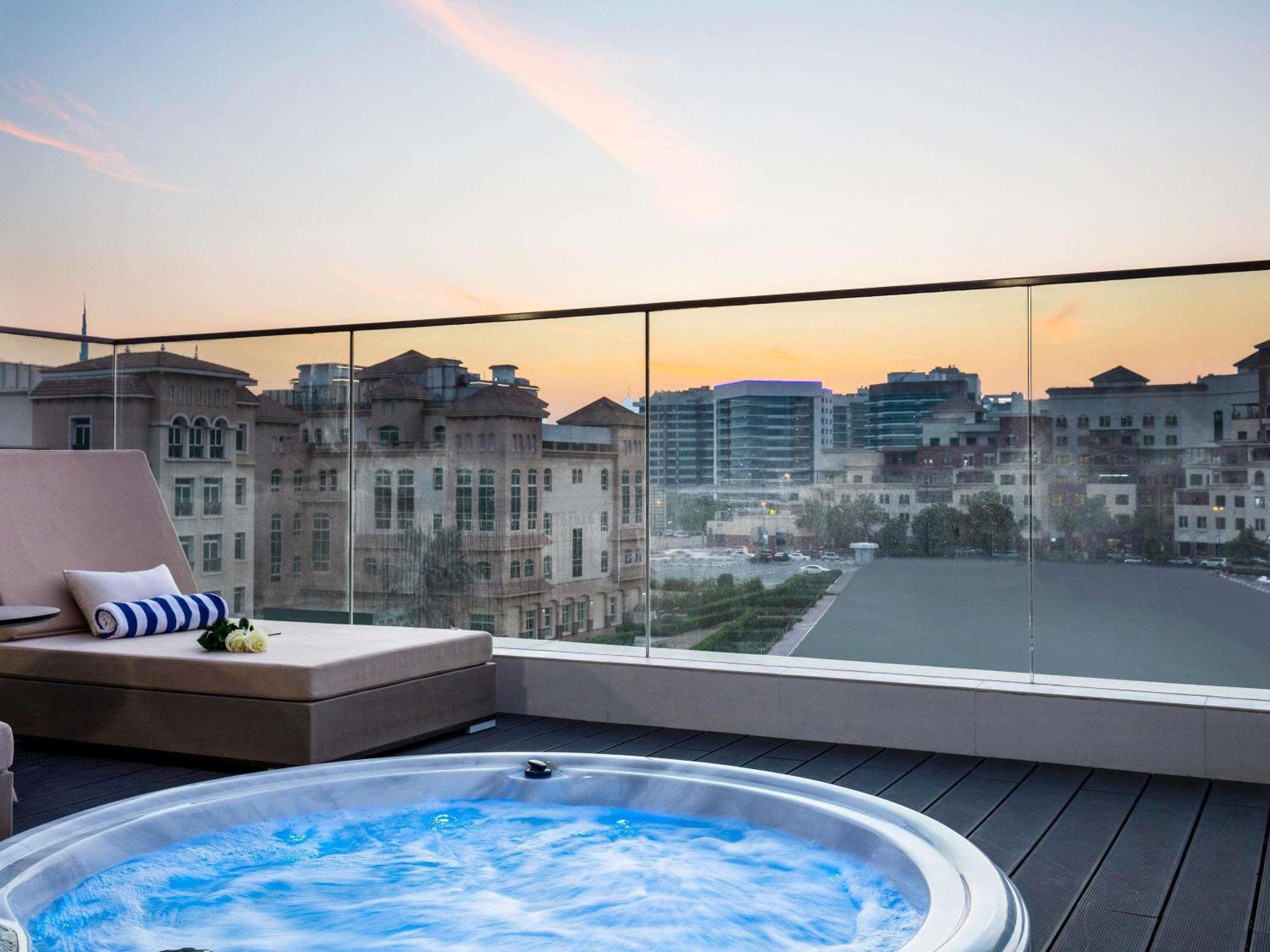 Executive Suite Jacuzzi Balcony